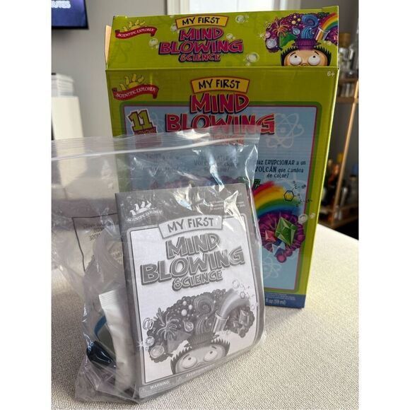 My First Mind Blowing Science Kit - Picture 2 of 4